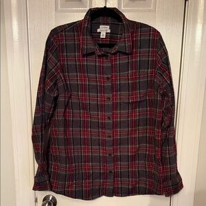 L.L. Bean Slighty Fitted Red and Black Plaid Shirt #318